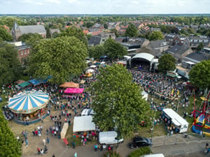 EvenementenAssistent - luchtfoto dorpsfeest