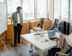 business_consultant_meeting-1